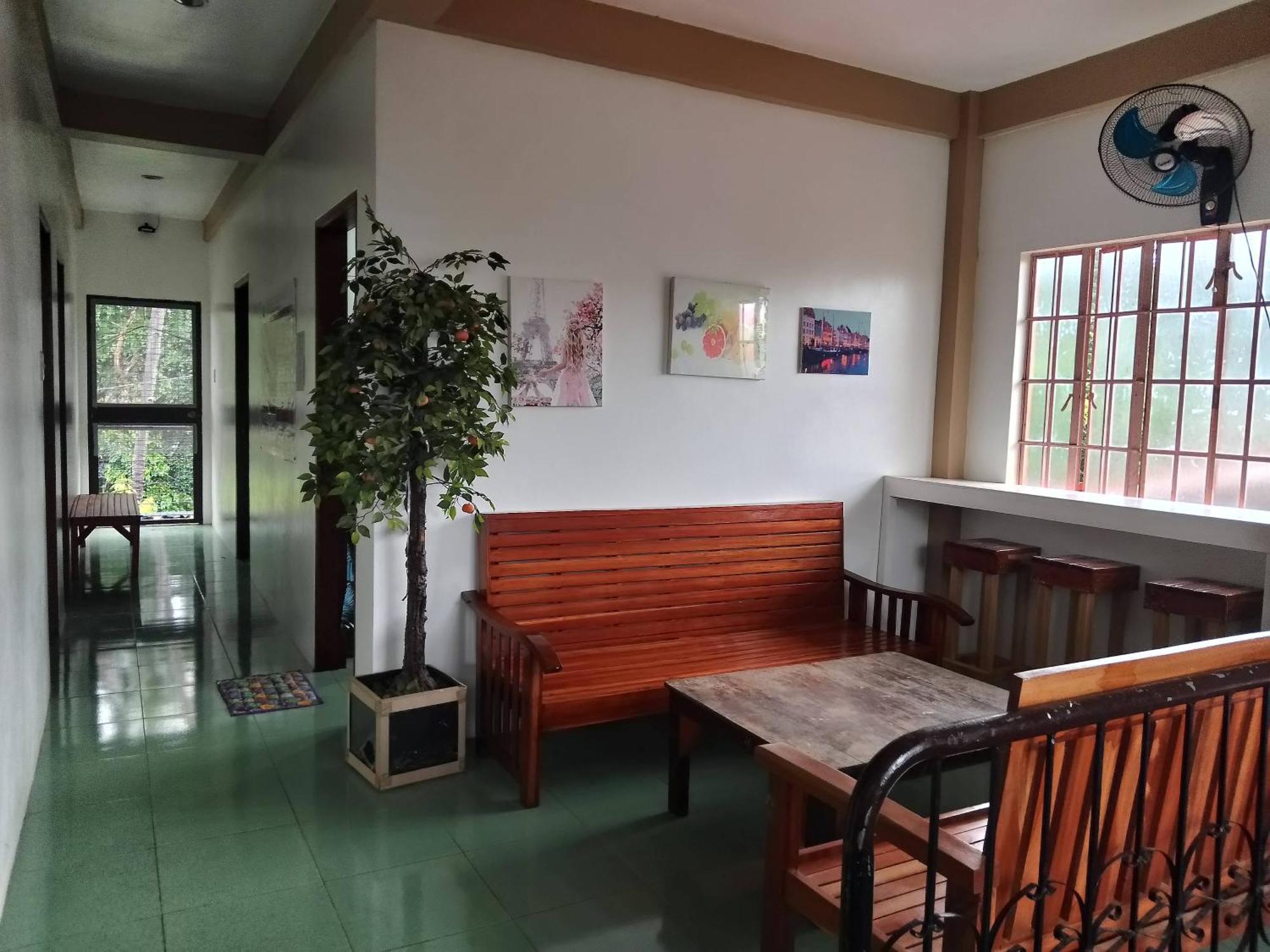 Ferienwohnung Estrelle Orange House - Backpackers Hub Puerto Princesa Exterior foto